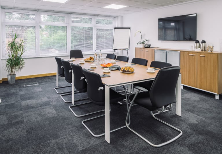Furnished offices to rent in *Chiswick*. Office Spaces for 5 to 50 desks W4