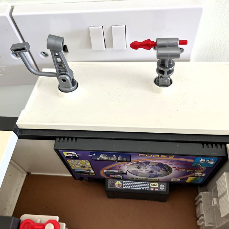 Playmobil 4875 Top Agents Secret HQ. Figures, vehicles, accessories, box, manual, tool. 7-12 yrs
