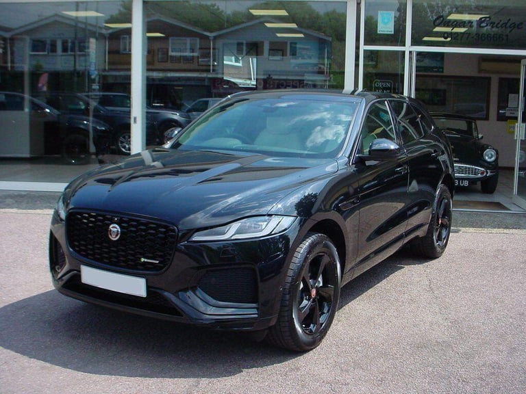 2024 Jaguar F-Pace 2.0 P400e 19.3kWh R-Dynamic SE Black Auto AWD Euro 6 (s/s) 5dr ESTATE Petrol/E...