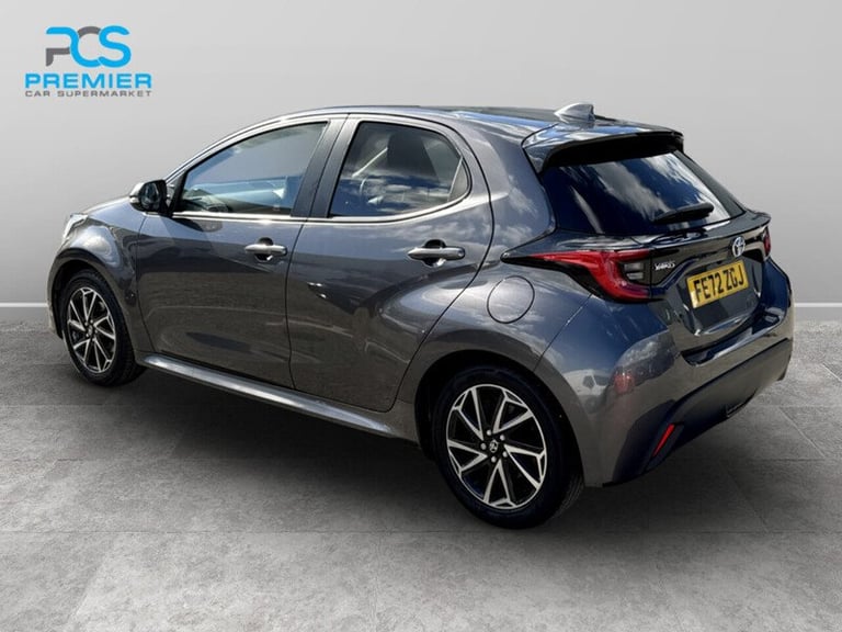  Toyota Yaris VVT-h Design Hatchback HYBRID Automatic