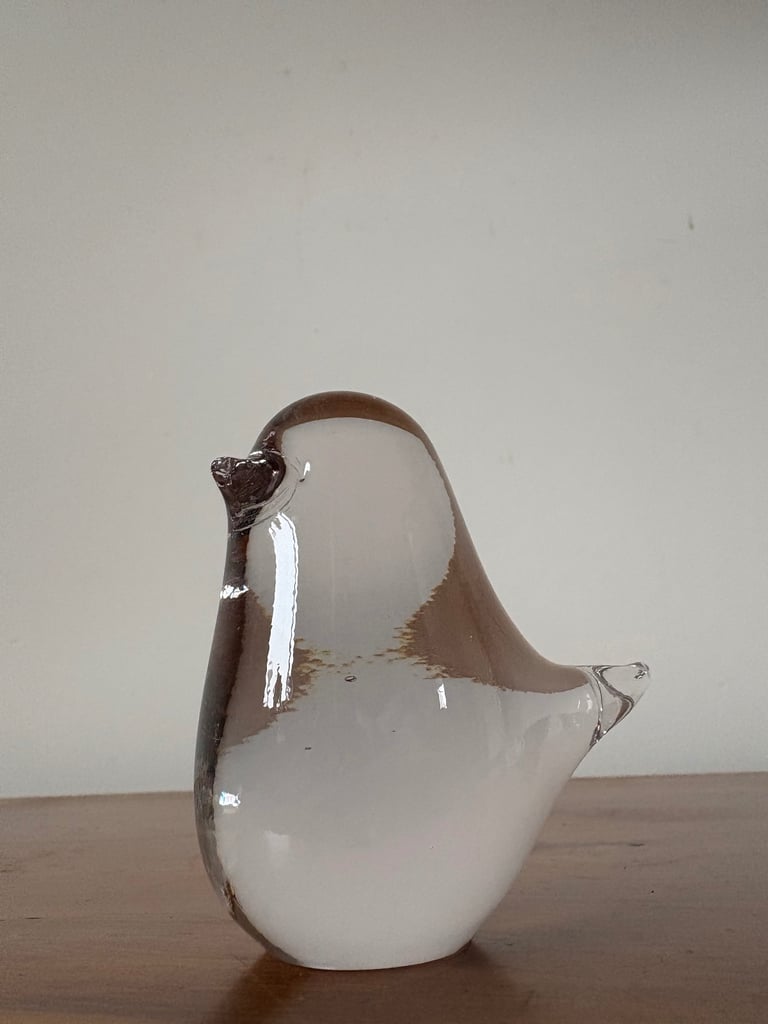 Vintage, Wedgwood, small glass bird.