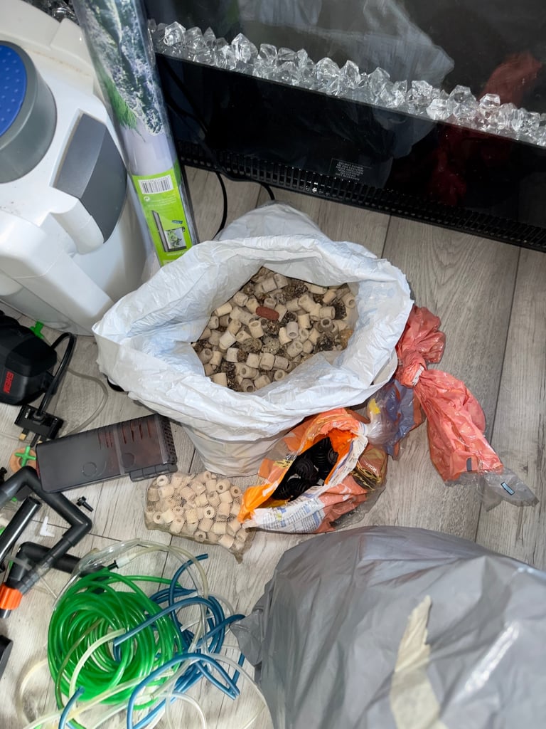 Aquarium accessories 