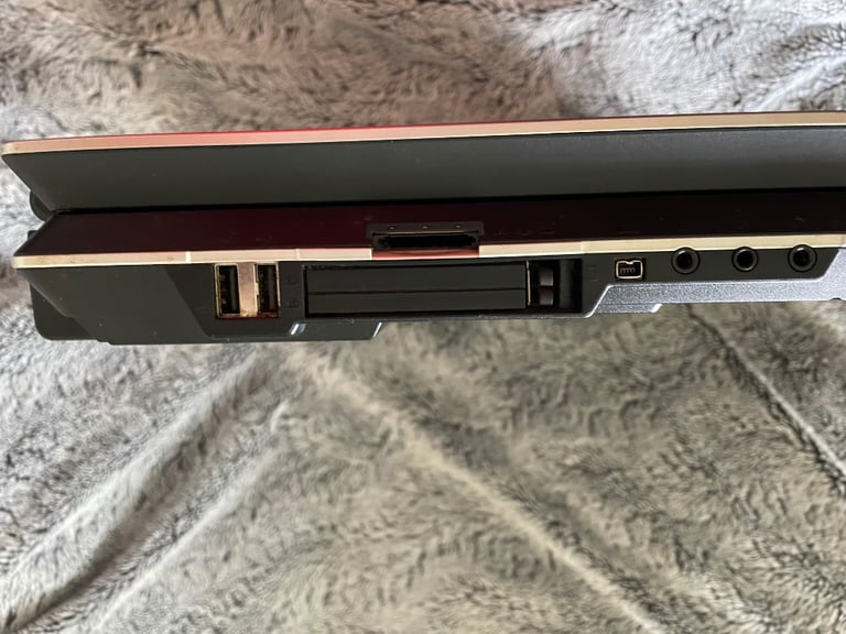  Laptop Vintage Toshiba Qosmio 