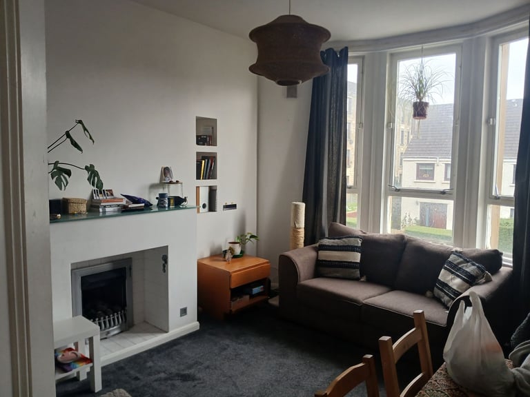 2 bed flat  West end Whiteinch 