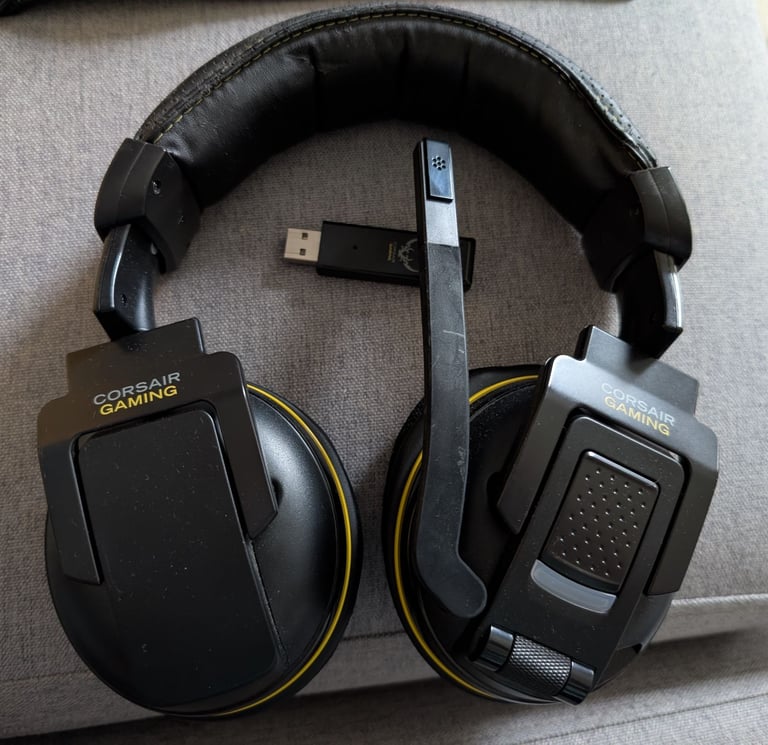 image for Corsair Wireless Gaming Headset HF2012-TX new