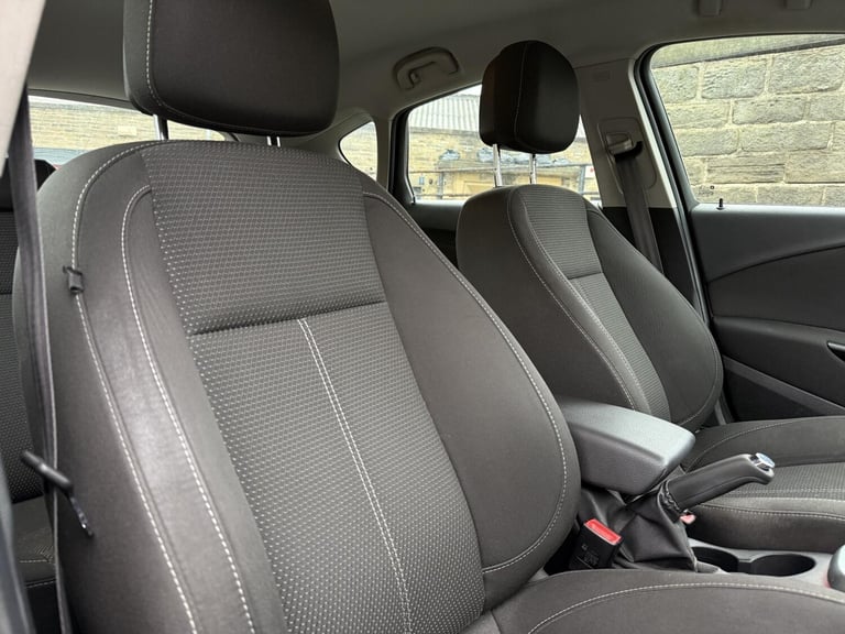 2014 Vauxhall Astra 1.4T 16v SRi Hatchback 5dr Petrol Manual Euro 5 (140 ps) Hatchback Petrol Manual