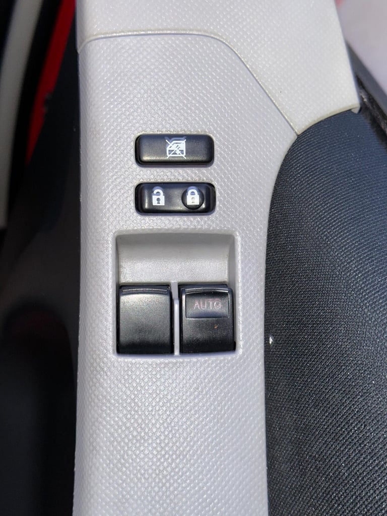 2009 Toyota Yaris 1.33 VVT-i SR 5dr [6] HATCHBACK PETROL Manual