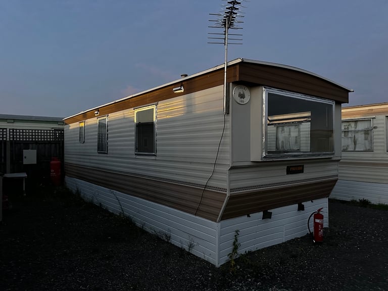 Mobile home accommodation to rent South Ockendon Essex.
