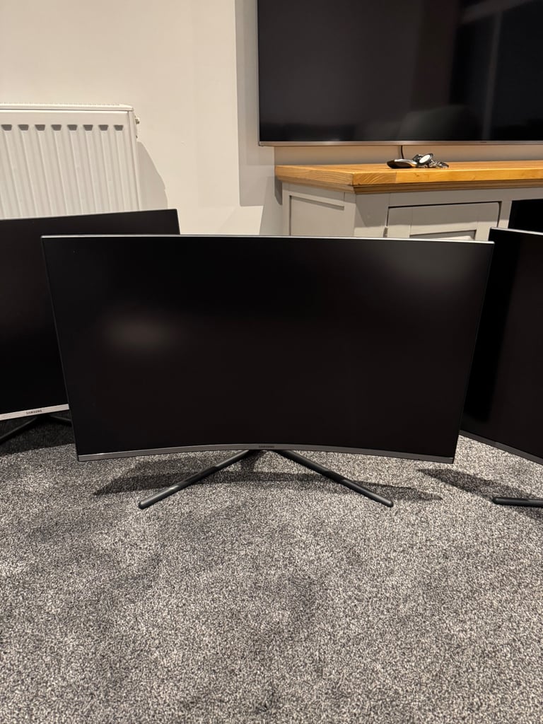 Samsung U32R592 32Inch Curved UHD 4K  gaming Monitor 3840x2160 HDMI, 