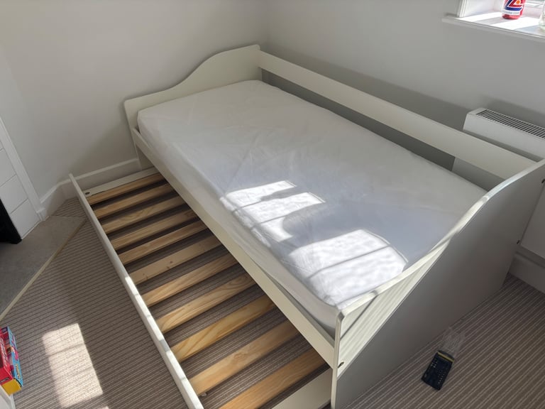 Julian Bowen Alba Day Bed - never used