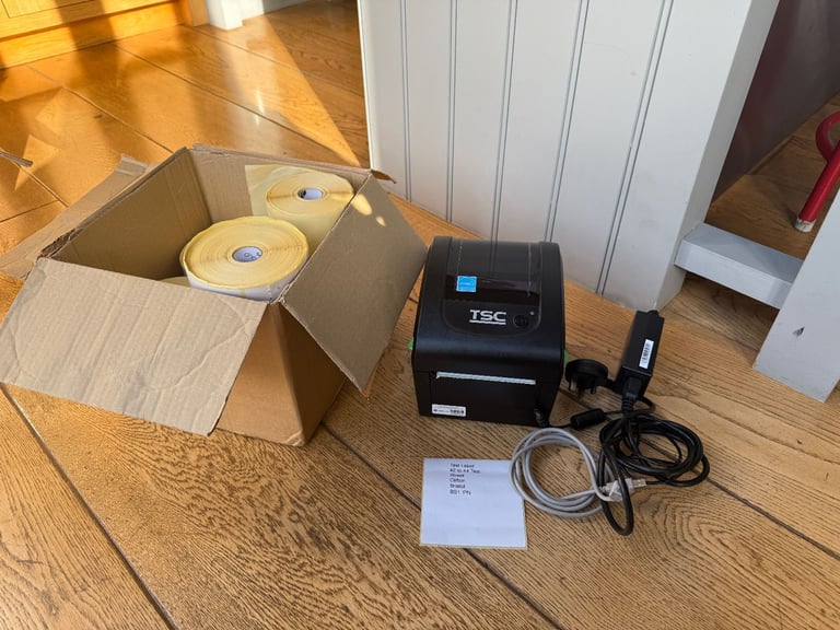 TSC -DA210 Desktop Direct Thermal Label printer DPD Official Approved - comes with 5 rolls labels