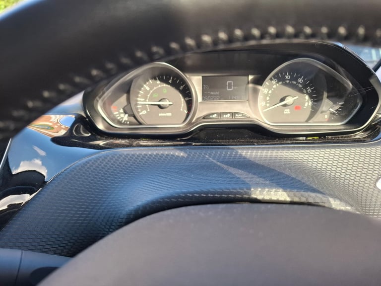 Peugeot, 2008, Hatchback, 2015, Manual, 1199 (cc), 5 doors