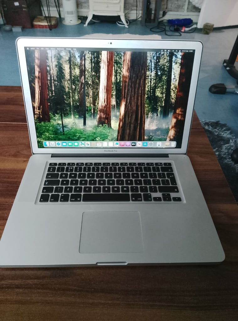 image for MacBook pro  15inch i7 8gb 250ssd 