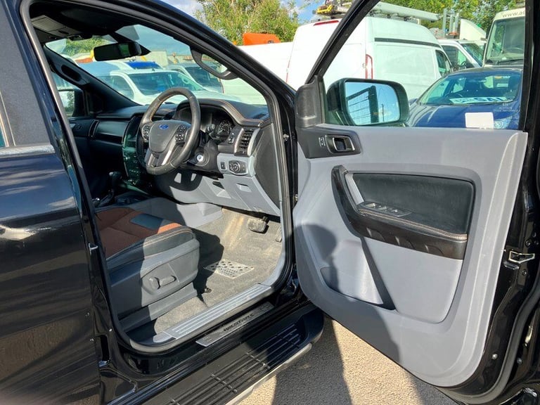 FORD RANGER 3.2L 200BHP 4X4 PICKUP AUTO GEARBOX WITH AIRCON SATNAV.