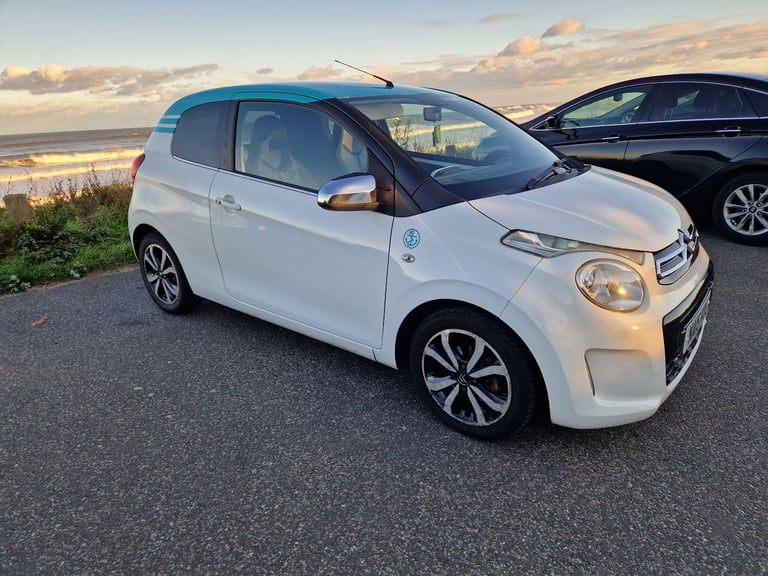 Citroen, C1, 1.2 Pure Tech Special Edition Hatchback, 2015, Manual, 1199 (cc), 3 doors