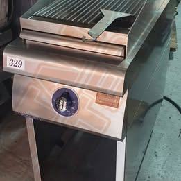 Bonnet Ribbed Griddle - 3 Phase - 400V - 5.4kW Electric Burger Griddle Cafe Commercial Equipment