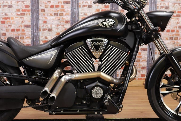 2012 VICTORY VEGAS ZACH NESS LIMITED EDITION - 17,009 MILES - MSR EXHAUST!