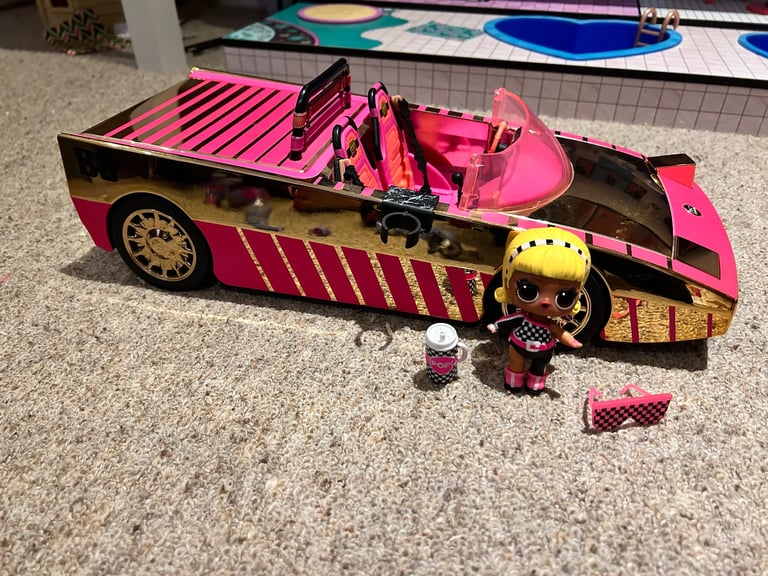 LOL Car / Pool Coupe plus exclusive doll