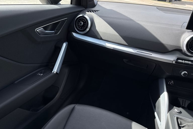 2025 Audi Q2 S line 30 TFSI  116 PS 6-speed SUV PETROL Manual