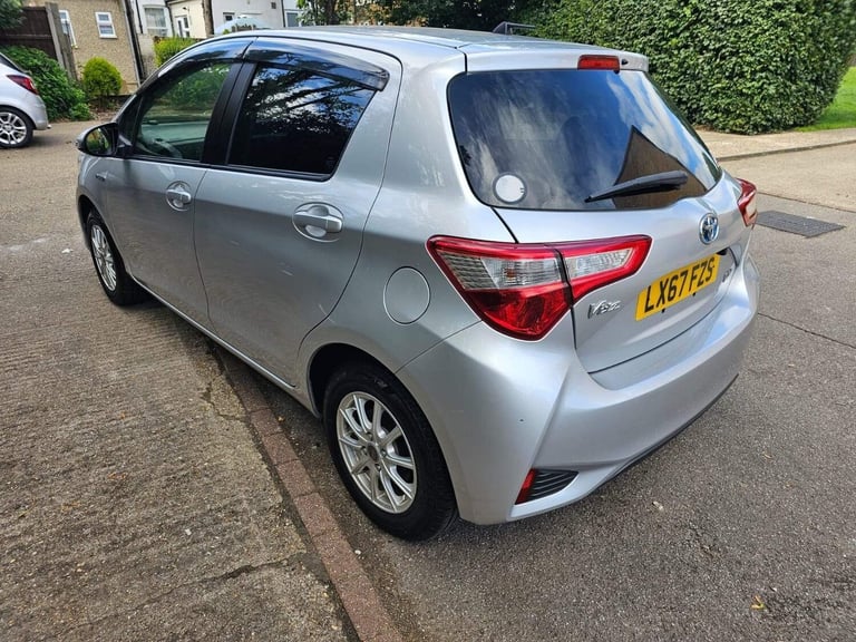 2018 Toyota Yaris 1.5 VVT-h Icon Tech E-CVT Euro 6 (s/s) 5dr Hatchback HYBRID ELECTRIC Automatic