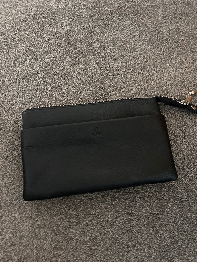 Black handbag 