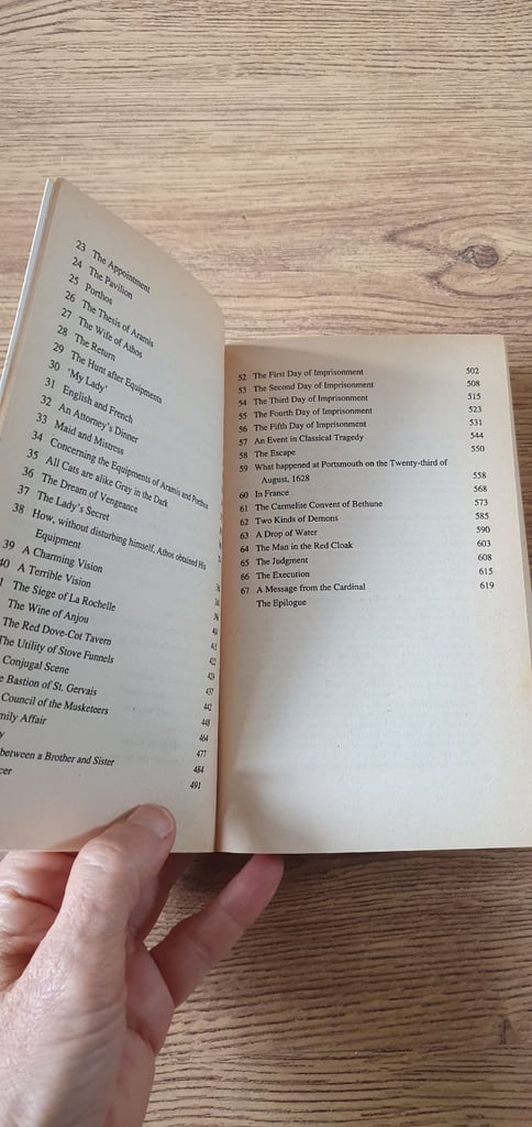 The 3 Musketeers: Classical Novel by Alexandre Dumas
