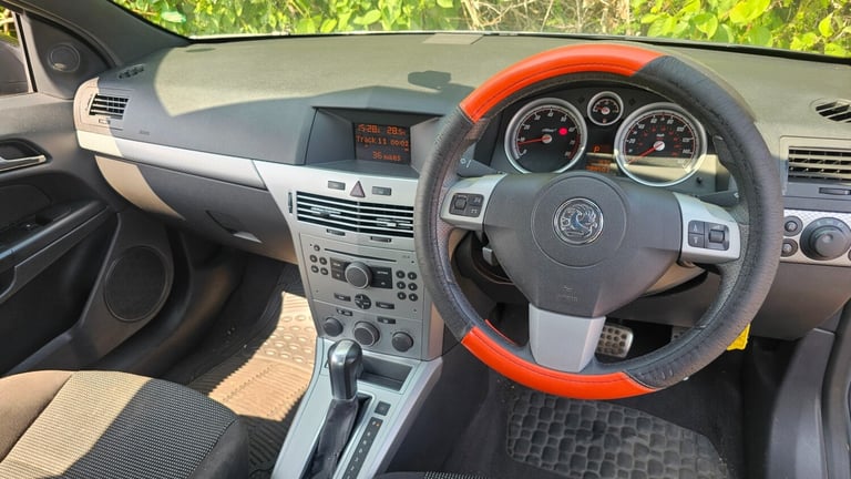 2005 Vauxhall Astra 1.8i 16V SRi 3dr Auto HATCHBACK Petrol Automatic