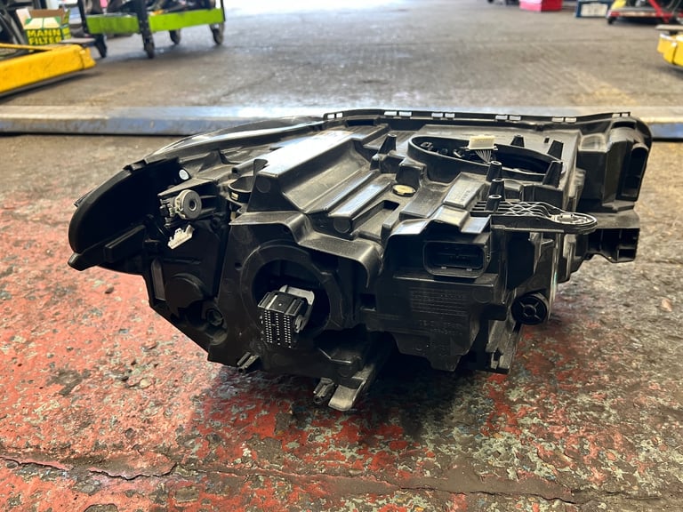BMW X1 2021 F48 LCI HEADLIGHT FACELIFT 