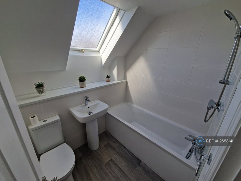 3 bedroom house in Sir Charles Square, Newport, NP10 (3 bed) (#2663141)