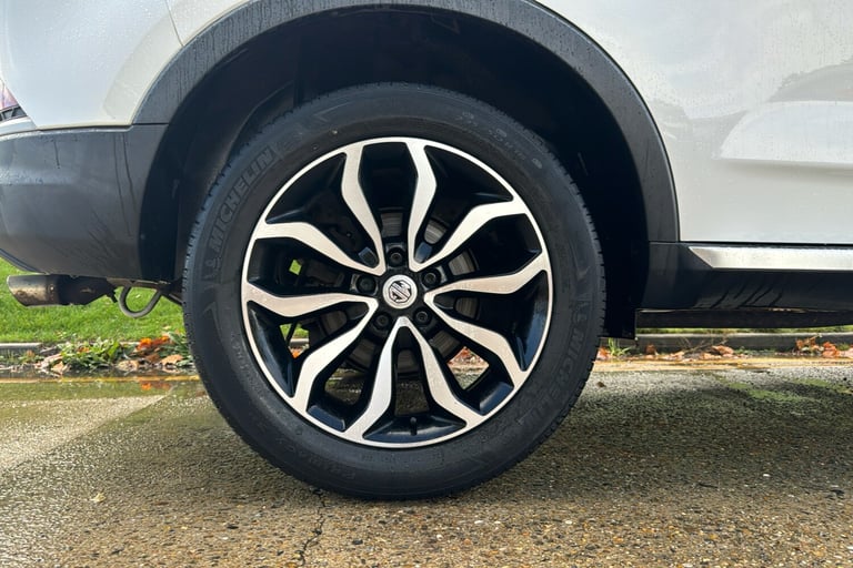  MG Gs 1.5 Tgi Exclusive Suv 5dr Petrol Manual Euro 6 s/s 160 Ps Petrol