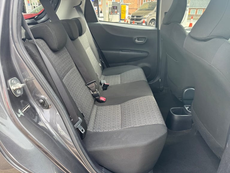 2014 Toyota Yaris 1.33 VVT-I ICON PLUS Hatchback Petrol Manual