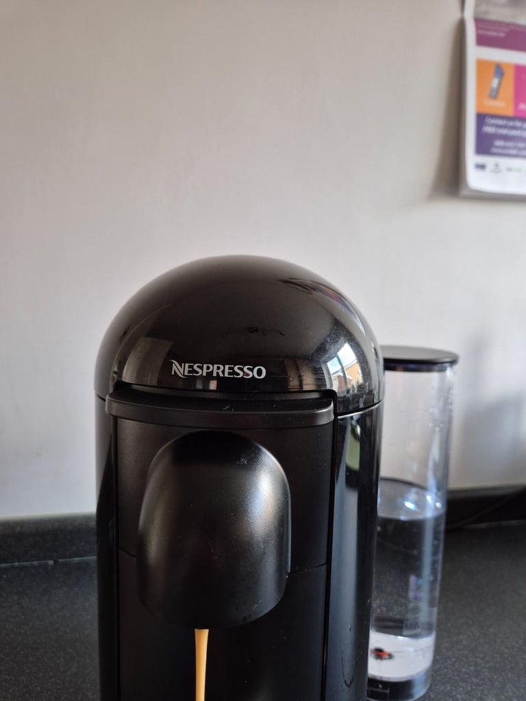 Nespresso VertuoPlus GCB2 Coffee Maker in black - works fine