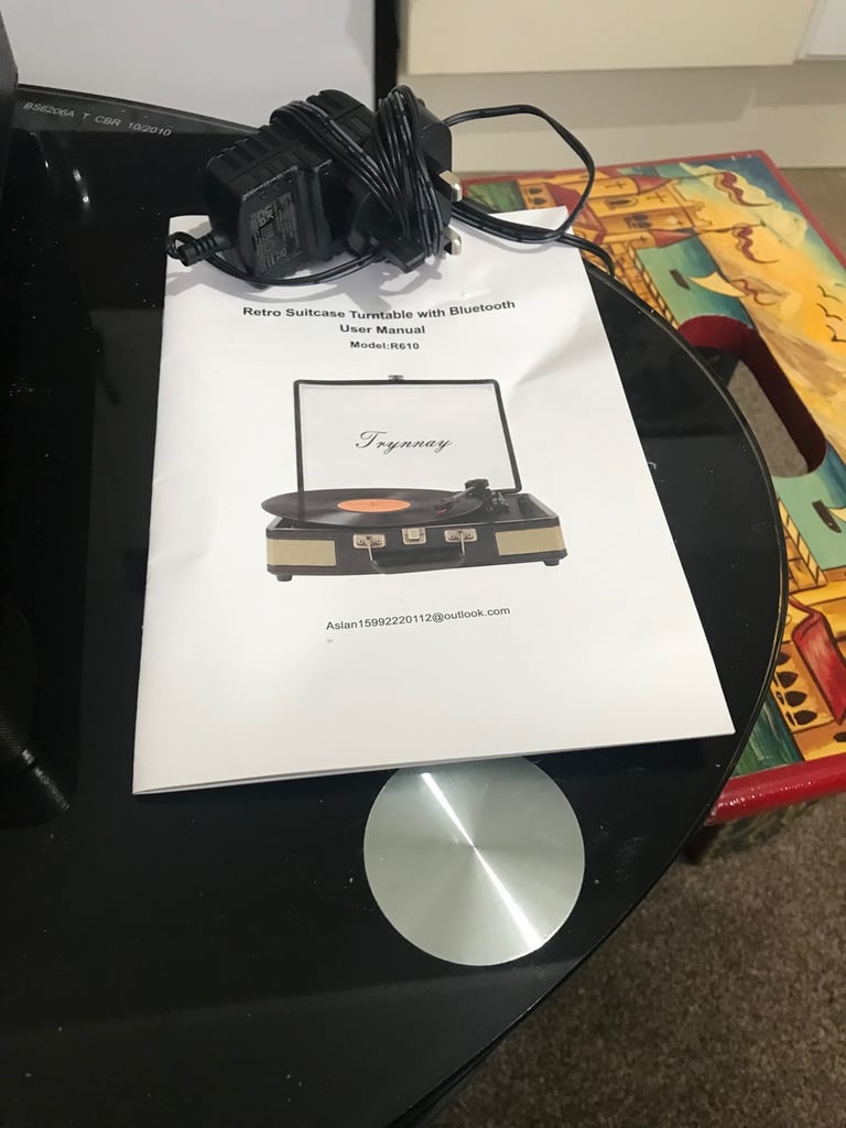 image for Trynnany Suitcase record player