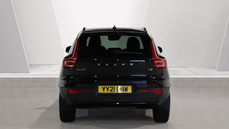  Volvo XC40 T3 R-Design Pro Manual (Park Assist, Heated Seats, Sat Nav) Petrol Manual