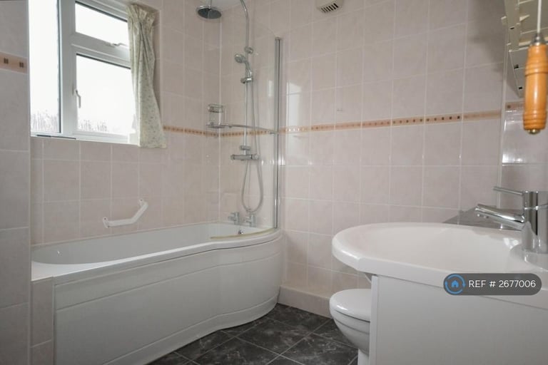 3 bedroom house in Hartsbourne Road, Earley, Reading, RG6 (3 bed) (#2677006)