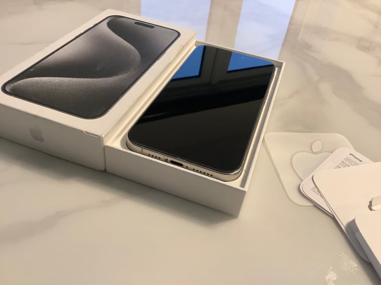 AS NEW iPHONE 15 PRO MAX 256GB WHITE TITANIUM UNLOCKED BOXED 