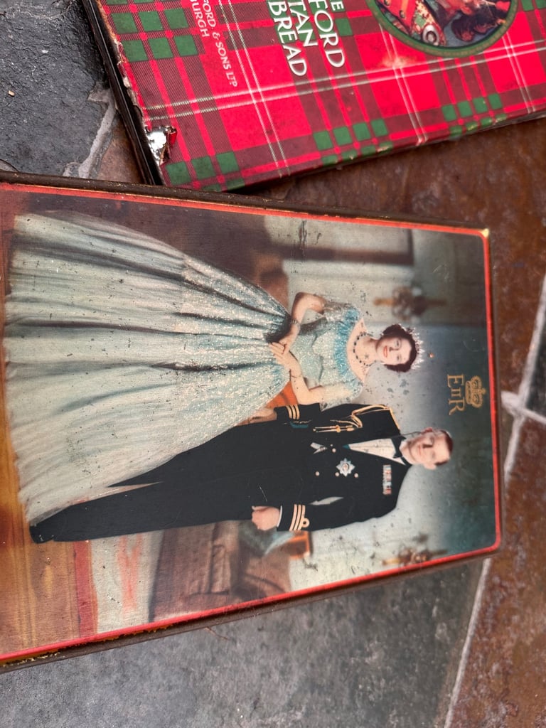 Bulk Lot: 45 Vintage Tins 