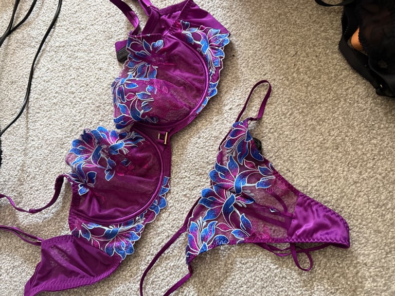 image for Ladies beautiful set 