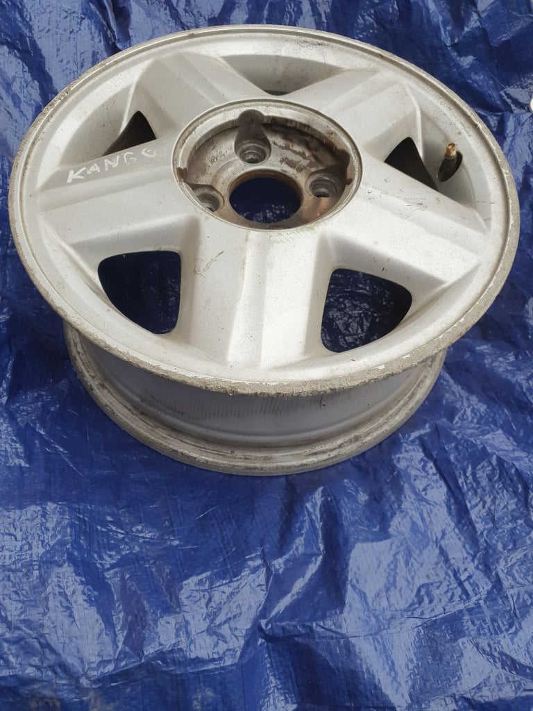 Renault Kangoo 2005 Alloy for nut wheel. 