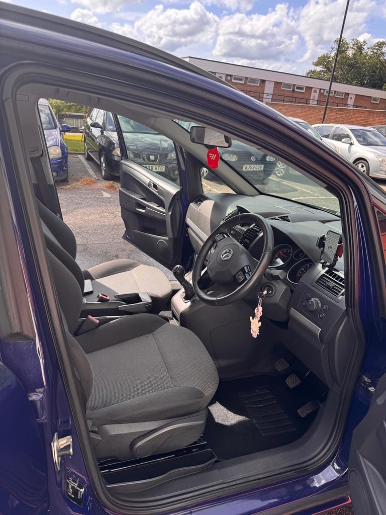 2014 Vauxhall Zafira – 7 Seater | ULEZ Compliant | Excellent Condition | £3,400 (Negotiable)