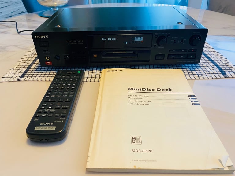 Sony MDS-JE520 is a two-channel stereo Minidisc player/recorder 