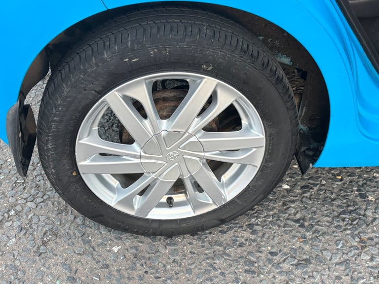 Toyota, AYGO, Hatchback, 2016, Manual, 998 (cc), 5 doors