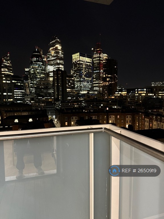 image for 2 bedroom flat in Denning Point, London, E1 (2 bed) (#2650919)