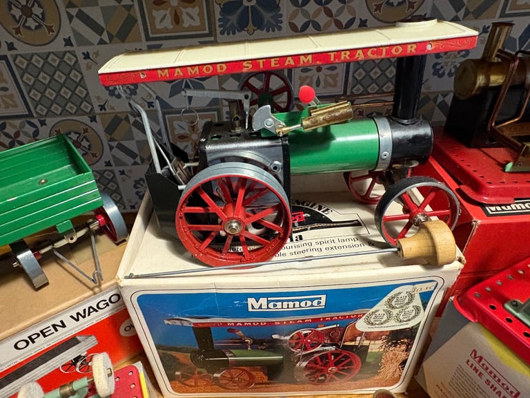 Mamod steam traction engine 