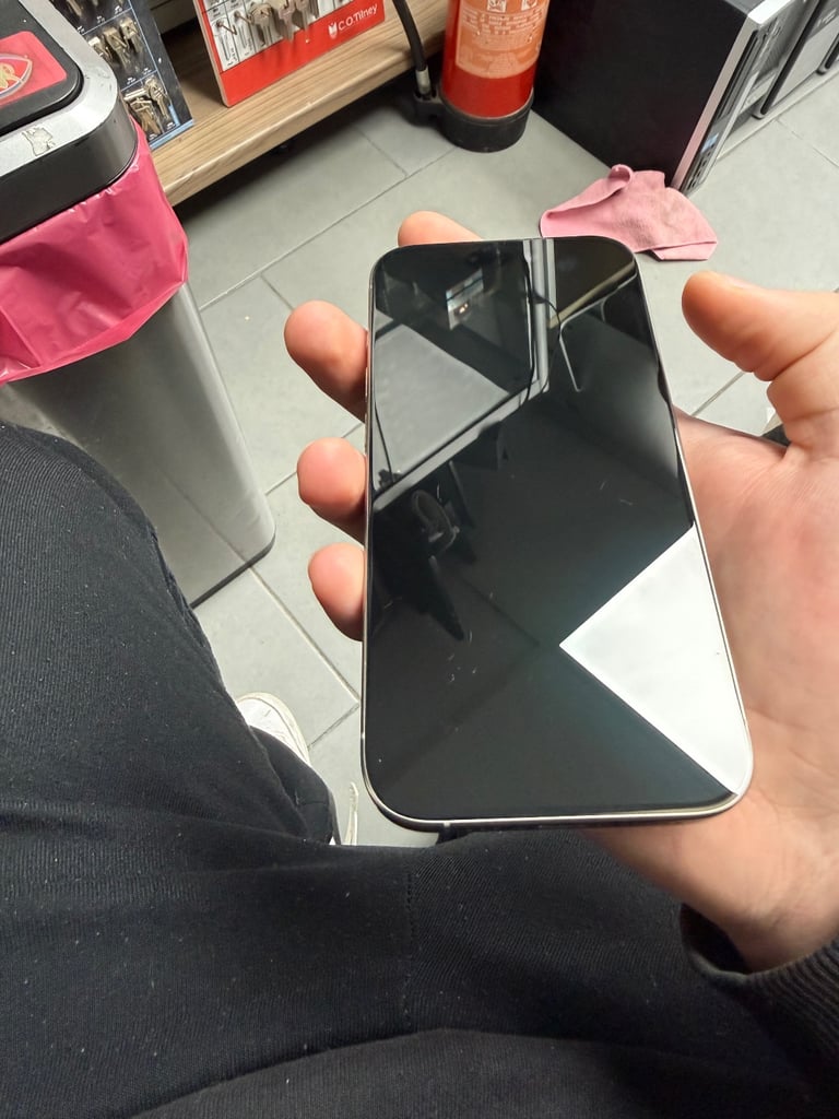 iPhone 15 pro (256GB)