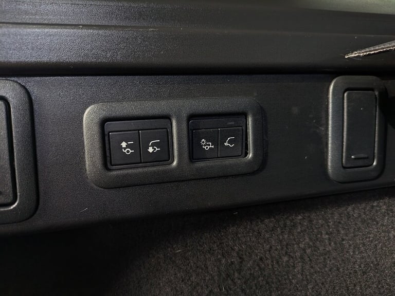 2023 Land Rover Range Rover Velar P250 Dynamic HSE SUV Petrol Automatic