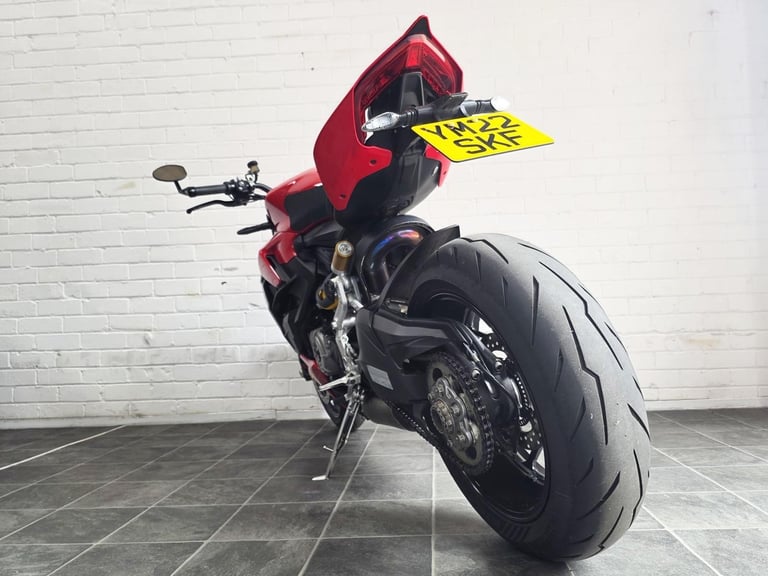 Ducati Streetfighter 955 V2