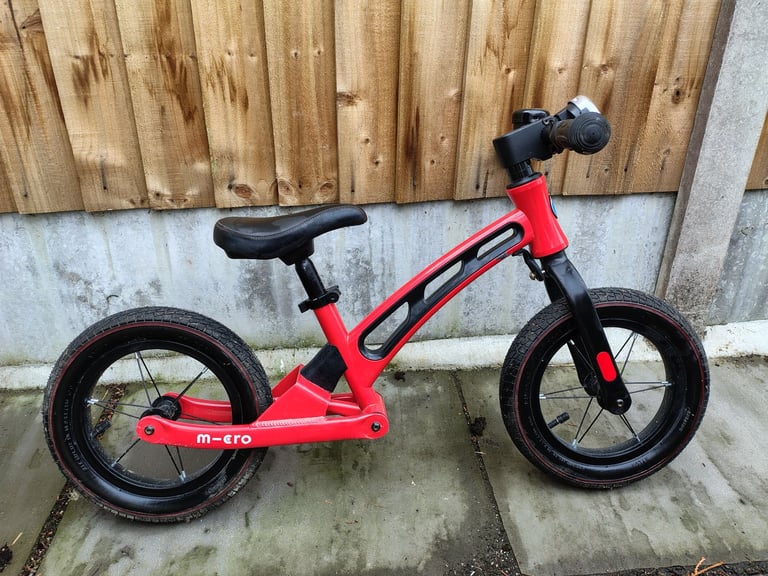 image for Micro Deluxe Balance Bike for kids Red