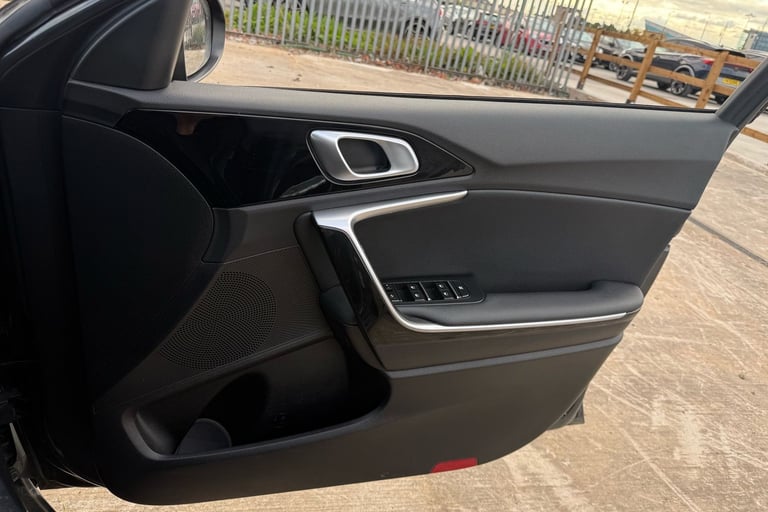 2023 Kia Ceed 1.5T GDi ISG 3 5dr Hatchback PETROL Manual
