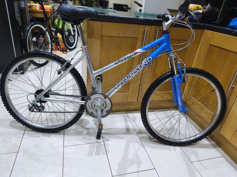 image for Women's bike fully working 